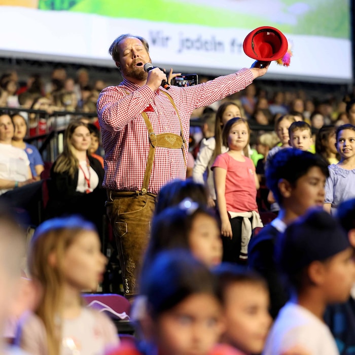 Monsterfreunde-Erfinder Michael Wagenthaler ist Autor, Komponist, Musikpädagoge und tritt ...