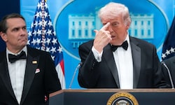 Kurz nach dem Vorfall gab Trump – noch im Smoking – eine Pressekonferenz.