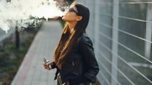Immer mehr Menschen greifen zu Vapes und Nikotinbeuteln. Oft in der Annahme, sie seien die ...