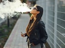 Immer mehr Menschen greifen zu Vapes und Nikotinbeuteln. Oft in der Annahme, sie seien die ...