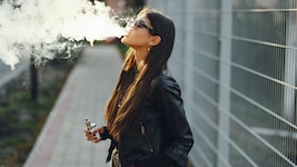 Immer mehr Menschen greifen zu Vapes und Nikotinbeuteln. Oft in der Annahme, sie seien die ...