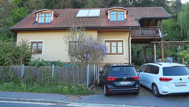 In this house in Sankt Peter am Ottersbach, Styria, the horrific crime took place on the night ...