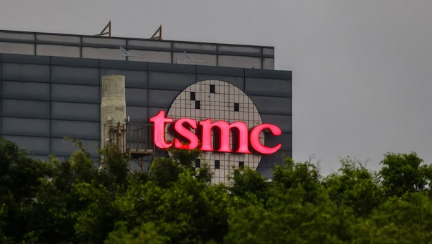 Die vier verurteilten Ex-Mitarbeiter sollen wiederholt geheimes Material kopiert haben.