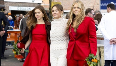 Prinzessinnen‑Trio Amalia, Alexia und Ariane feiert mit König Willem‑Alexander – und statt ...