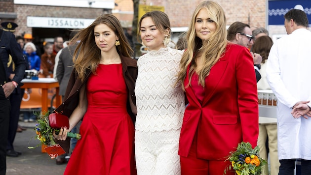 Prinzessinnen‑Trio Amalia, Alexia und Ariane feiert mit König Willem‑Alexander – und statt ...