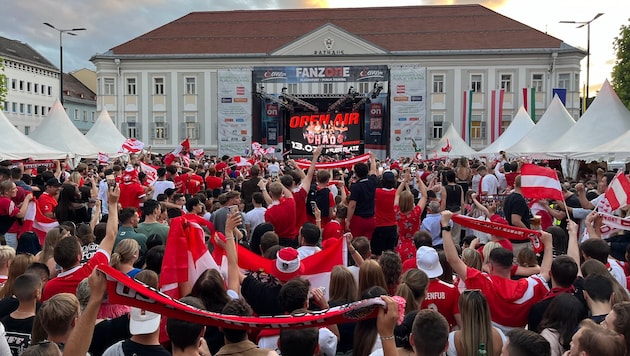 Public Viewing am Neuen Platz um 4 Uhr in der Früh? Ein Antrag dafür wurde gestellt.