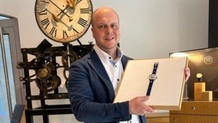 Uhrmachermeister Michael Albert Meyer aus dem Waldviertel hat eine weltweit einzigartige Uhr ...