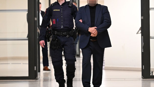 Bereits 16 Monate sitzt Danny K. in der JA Josefstadt in U-Haft. Jetzt ist es fix: Er muss noch ...