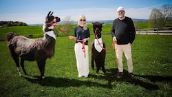 Tierische Zusammenkunft auf Gut Aiderbichl: Lisa-Marie Friedle und Papa Gerry. 