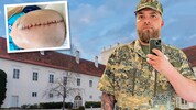Der Unteroffizier wurde vor der Ausmusterungsfeier an der Ennser HUAK durch einen Kameraden ...