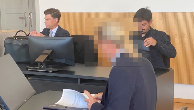 Der Angeklagte vor Gericht.