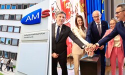 Aktivierten symbolisch die Euregio-Jobbörse: LHStv. Achille Spinelli (Trentino), Tirols LR ...