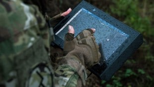 Die erste Serie von zehn Zoll Tablets trägt den klingenden Namen „BACKBONE“.