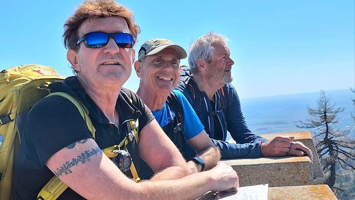 Der Extremsportler und Abenteurer im Team mit Sepp Galler und Erich Schriebel.