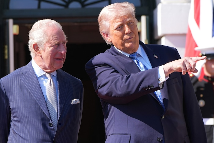König Charles und Donald Trump beim Empfang im Weißen Haus