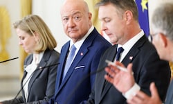 Ist es wirklich „kein Krisenbudget“, das die Regierungsspitze samt Finanzminister schnürte?
