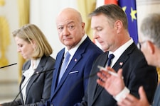 Ist es wirklich „kein Krisenbudget“, das die Regierungsspitze samt Finanzminister schnürte?