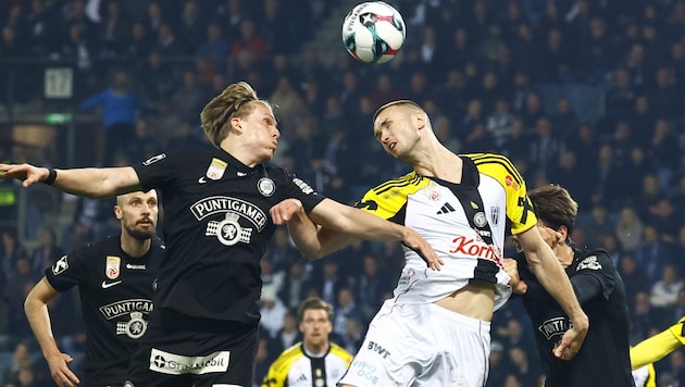 Wer springt zum Teller? LASK mit Kalajdzic (r.) oder Sturm um Koller?