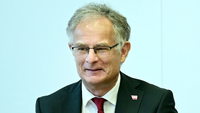 Finanzminister Markus Marterbauer muss für das Doppelbudget 2027/28 über fünf Milliarden Euro ...