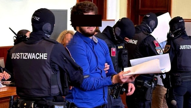 Den Bart hat Beran A. im Vergleich zu dem Bekennerfoto, das nach dem geplanten Attentat ...