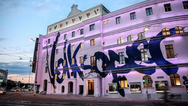 Begleitet wird das Sing-Along vom Volksopern-Chor.