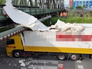 Der gestrandete Lkw in Dornbirn