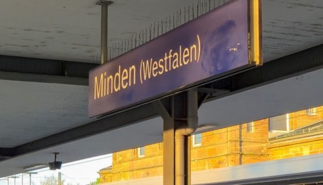 Am Bahnhof von Minden hat ein Mitarbeiter der Deutschen Bahn eine äußerst verdächtige Kamera ...