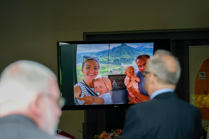 Bewegend: Auf einem Bildschirm waren Familienfotos von Alex Manninger zu sehen.