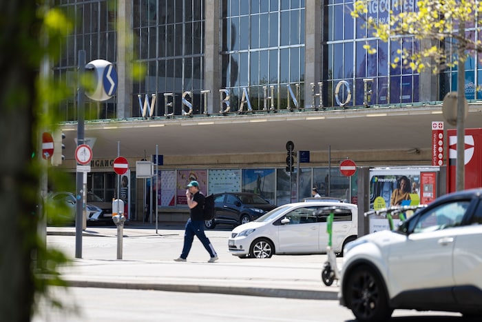 Am und um den Wiener Westbahnhof darf ab dem 8. Mai kein Alkohol mehr getrunken werden dürfen.