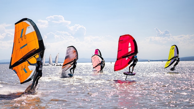 Spaß beim Surfen und viel Party am Neusiedler See – die Saison wird jetzt eröffnet.