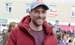 Benjamin Karl hat nach einem Sager über seine Ehe Erklärungsbedarf.