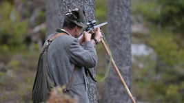 Das Aufeinandertreffen mit einem Jäger im Wald (Symbolbild) endete nun im Gerichtssaal