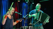 Neue Volksmusik von Attwenger: Markus Binder (links), Hans-Peter Falkner