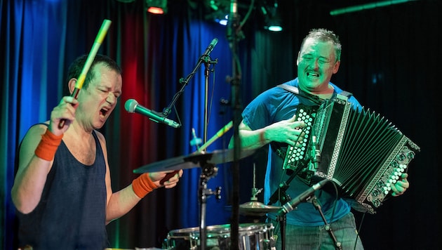 Neue Volksmusik von Attwenger: Markus Binder (links), Hans-Peter Falkner