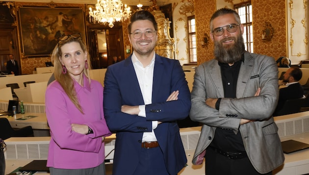 Die NEOS-Abgeordneten Bettina Schoeller, Niko Swatek (Mitte) und Robert Reif