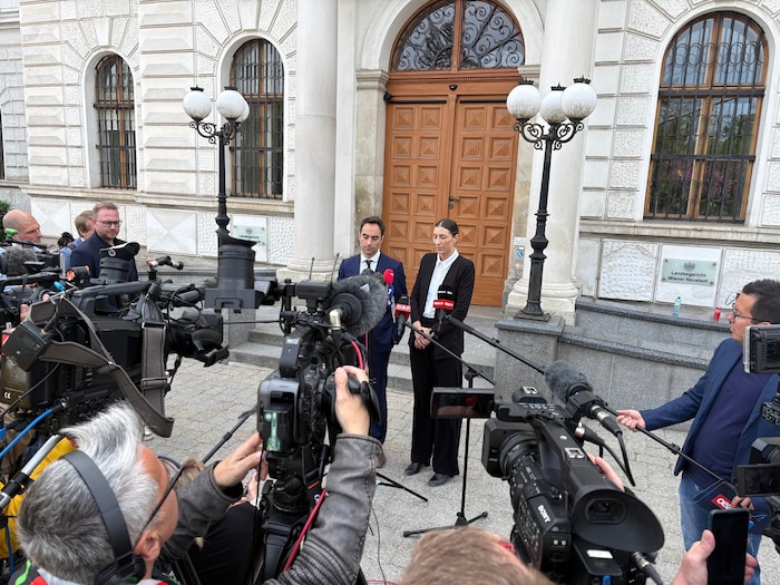 Der Prozess ist von enormem Medieninteresse begleitet. Rechtsanwältin Anna Mair verteidigt Beran ...