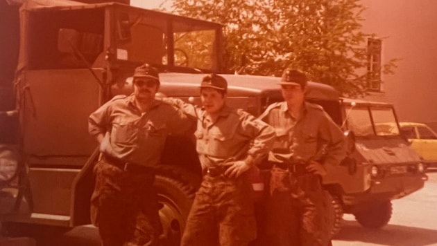 Walter Lerchegger (li.) mit seinen Soldatenkameraden kurz vor der Abfahrt nach Italien. Zwei ...