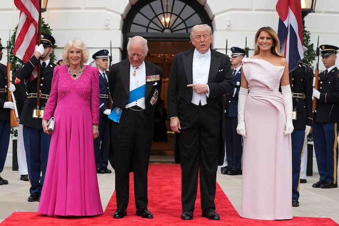 Königin Camilla und König Charles posierten mit US-Präsident Donald Trump und First Lady Melania ...