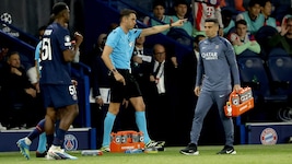 Der Elfmeter für PSG erhitzte die Gemüter. Schiedsrichter Sandro Schärer zeigte nach ...