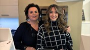 Seidl-Bein mit Mitarbeiterin Lorena, die auch eine Ausbildung zur Visagistin macht.