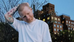 Ed Sheeran zeigte auf Instagram seine neue Frisur und erklärte, dass er gerade einen schweren ...