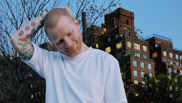 Ed Sheeran zeigte auf Instagram seine neue Frisur und erklärte, dass er gerade einen schweren ...