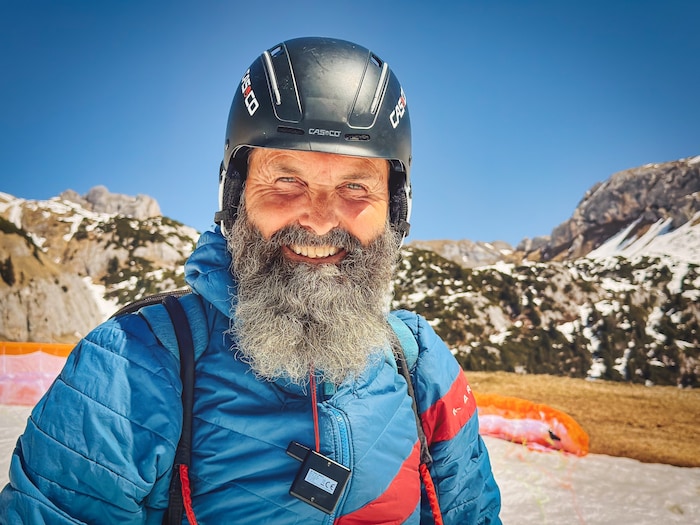 Mike Küng ist in der Gleitschirm-Szene eine lebende Legende.