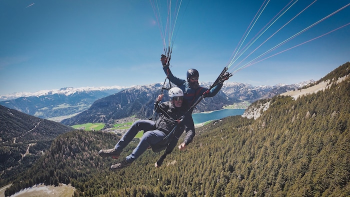 Da war die Welt noch normal. Die Erde unter und der Himmel über mehr. Doch kurz darauf änderte ...