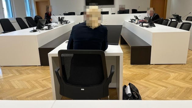 Die ehemalige Direktorin einer privaten Wiener Seniorenresidenz steht vor Gericht.