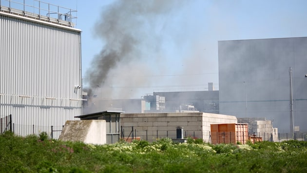 Rauchsäule über dem Mistplatz in Wien-Donaustadt