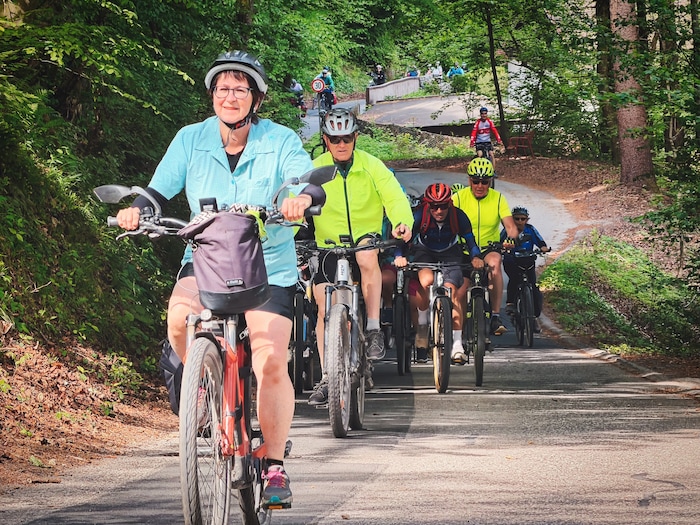 Mit dem E-Bike sind kürzere Anstiege kein Problem.