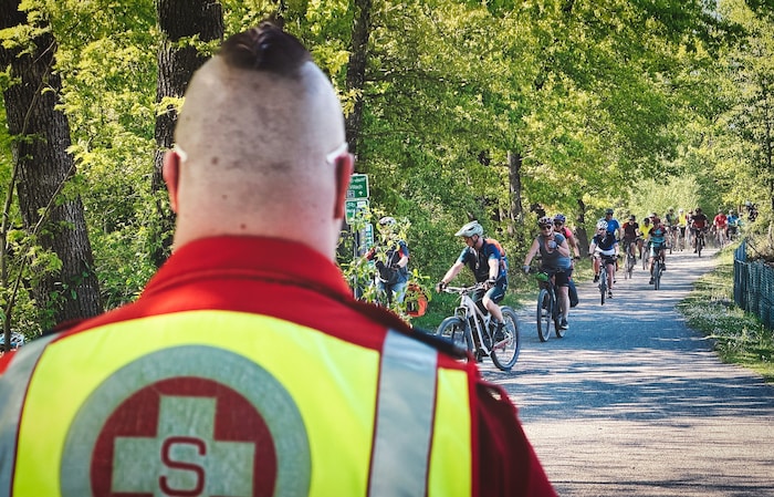 Die Samariter sorgen für die Sicherheit der Velovistas.