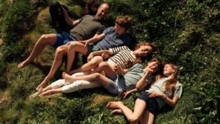 Zum 15. Hochzeitstag veröffentlichten der Prinz und die Prinzessin von Wales ein neues Porträt ...