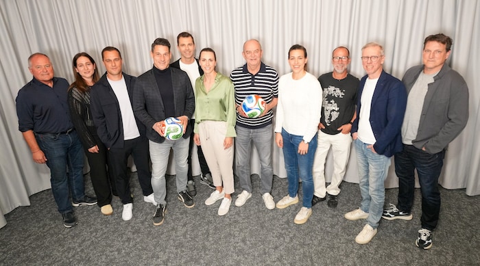 Die vollständige Expertenrunde mit den alten Hasen und allen Neulingen.